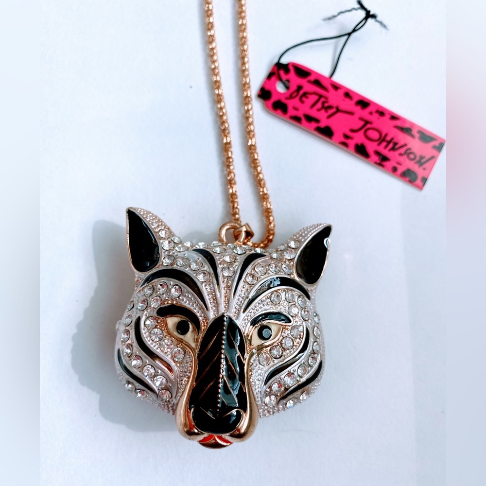 Betsey Johnson Tiger pendant necklace